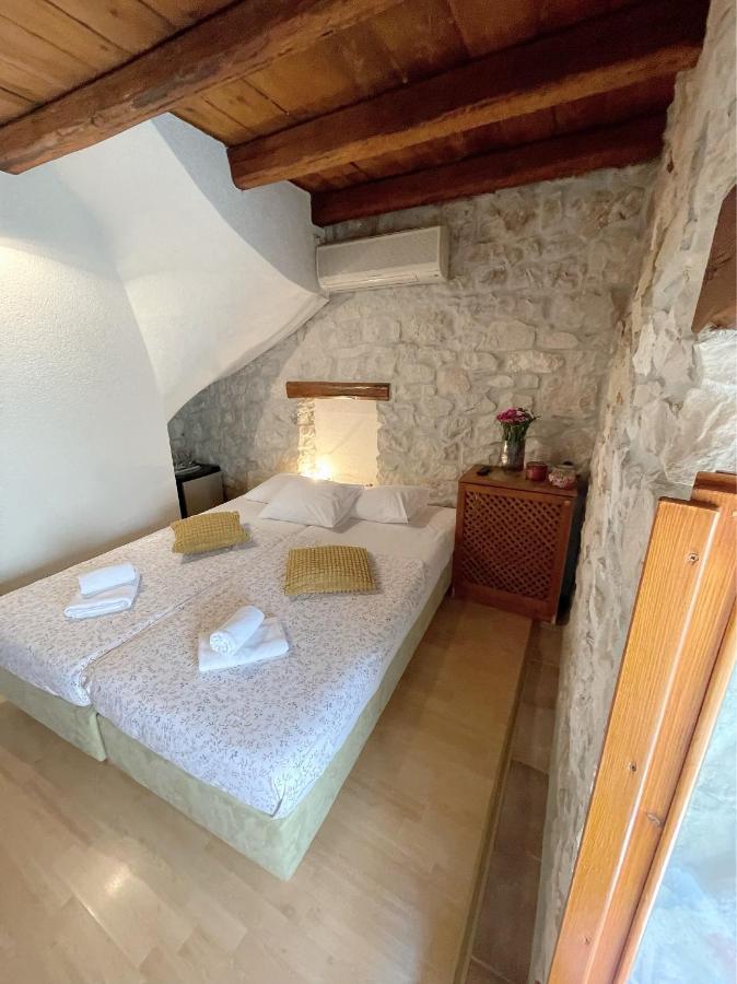 House Ivancic-Free Parking Hotel Trogir Bagian luar foto