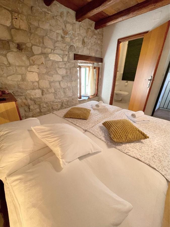 House Ivancic-Free Parking Hotel Trogir Bagian luar foto