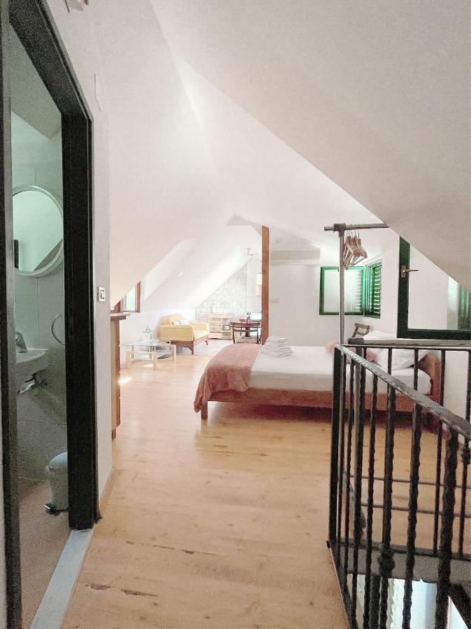 House Ivancic-Free Parking Trogir Bagian luar foto