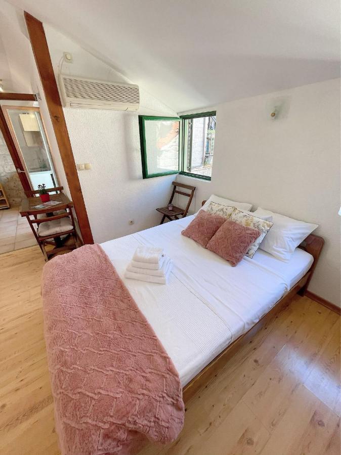 House Ivancic-Free Parking Trogir Bagian luar foto