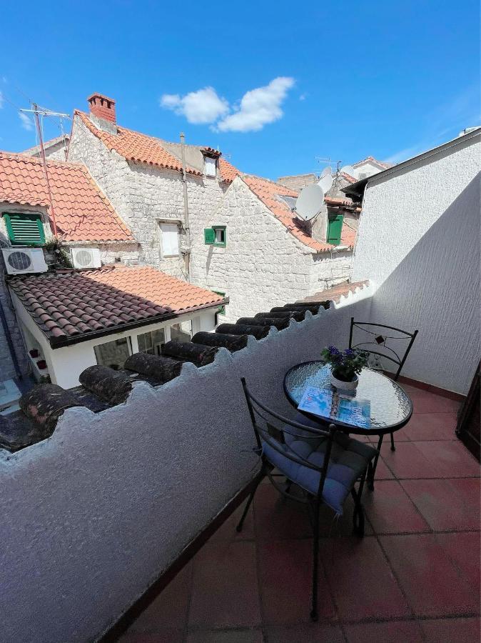 House Ivancic-Free Parking Trogir Bagian luar foto