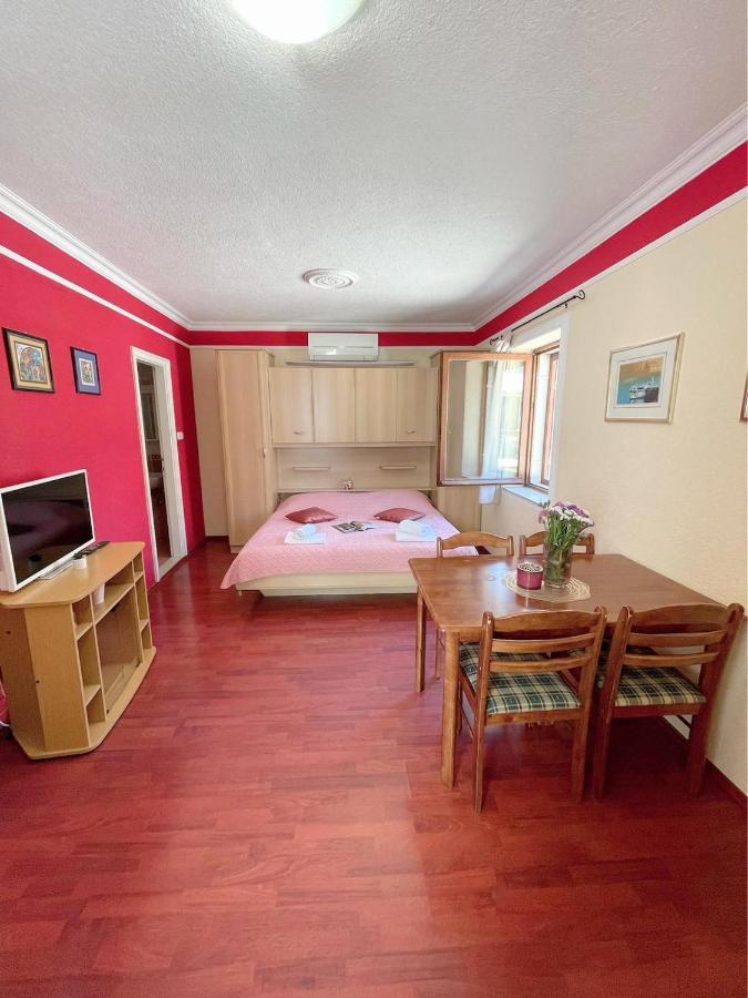 House Ivancic-Free Parking Trogir Ruang foto