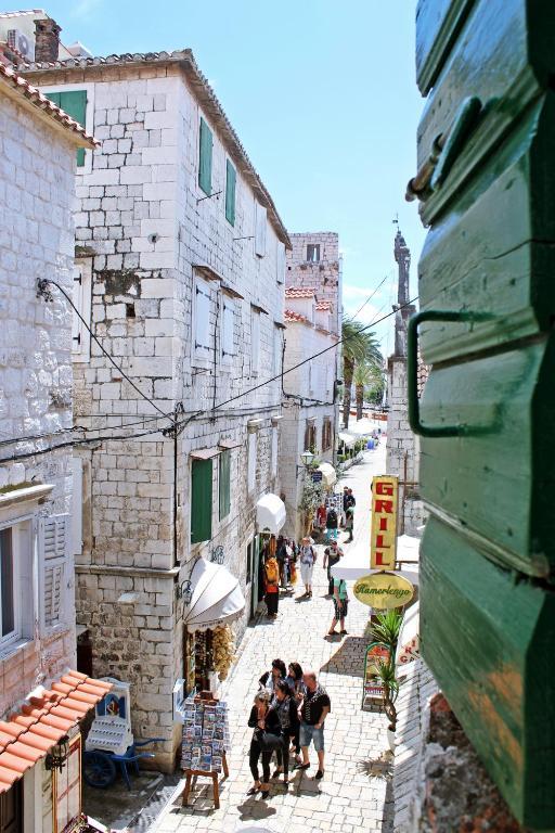 House Ivancic-Free Parking Trogir Ruang foto